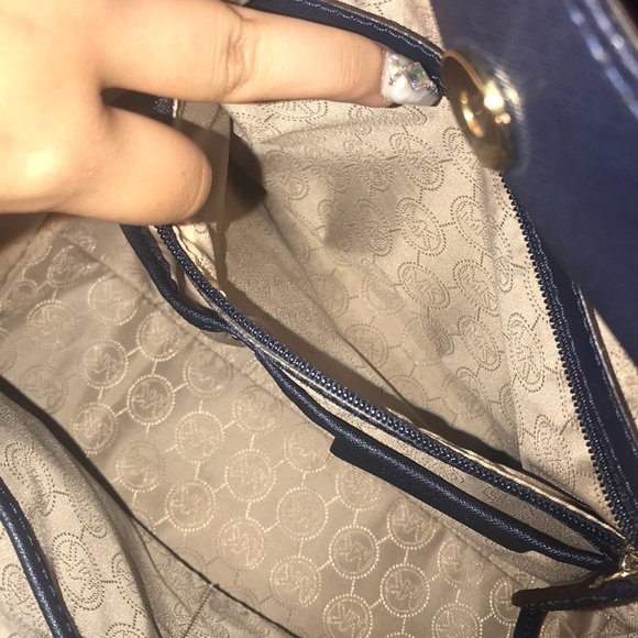 Michael Kors Purse - Picture 4 of 8